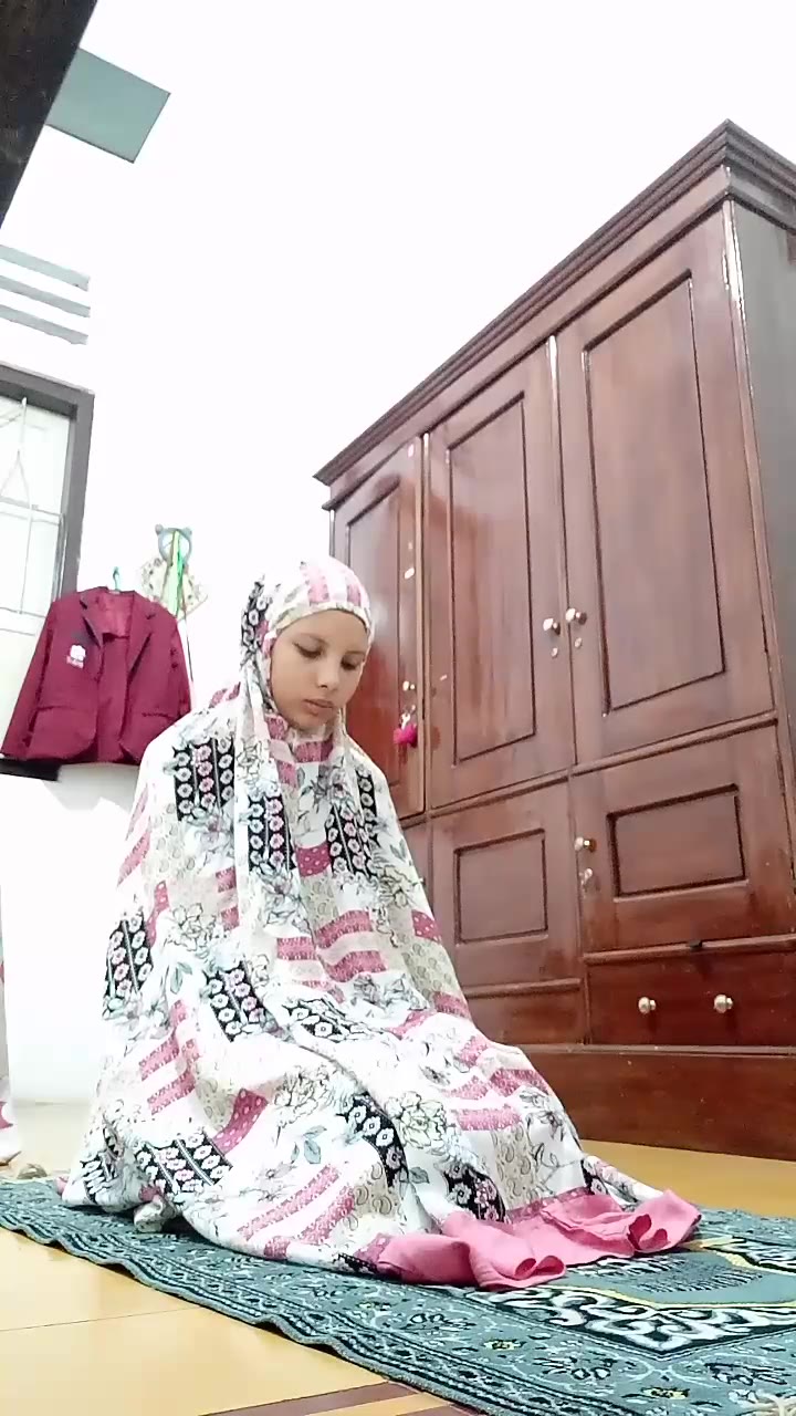 Background nonton video viral Bocil Smp Cantik Mukenah Pink Viral Terbaru Hd Special